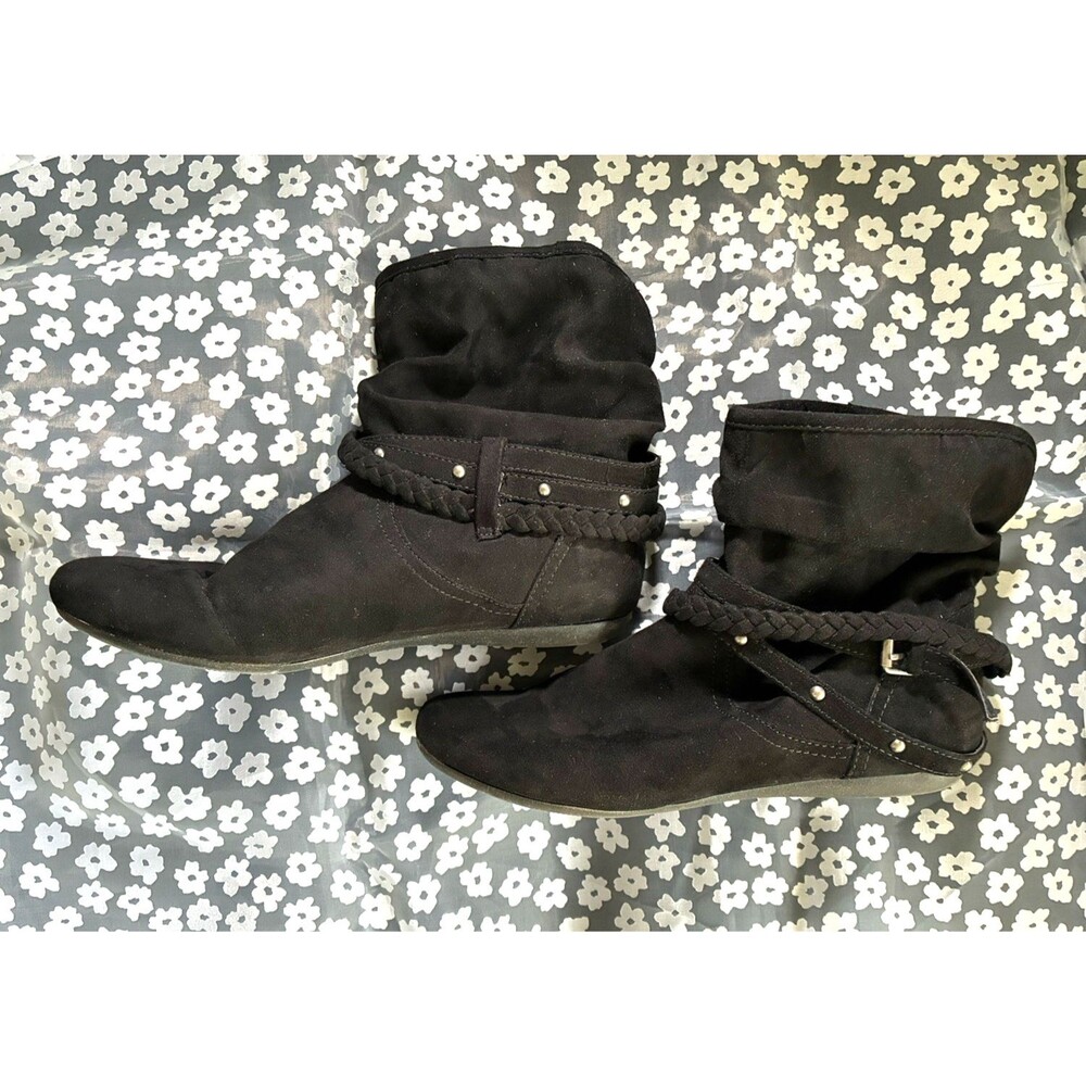 Report Black Slouchy Ankle Boots Faux Suede Braided Buckle Studs Booties Size 7 - Picture 12 of 16